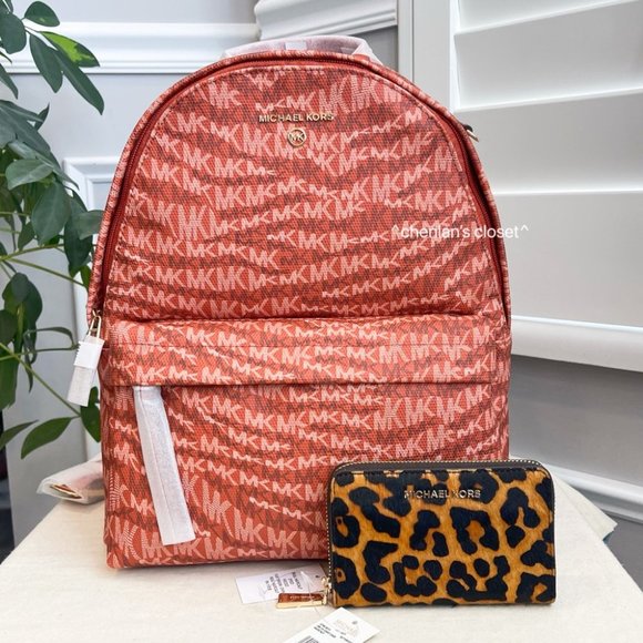 🔥NeW! Michael Kors Animal Print Backpack &amp; Card Case - Picture 2 of 16